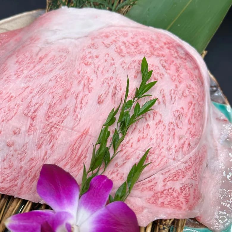 宮崎牛サーロイン焼肉用 A4等級以上300g 150g×2枚(2~4人前)|和牛オリンピック連覇ブランド - 商品写真 5/18