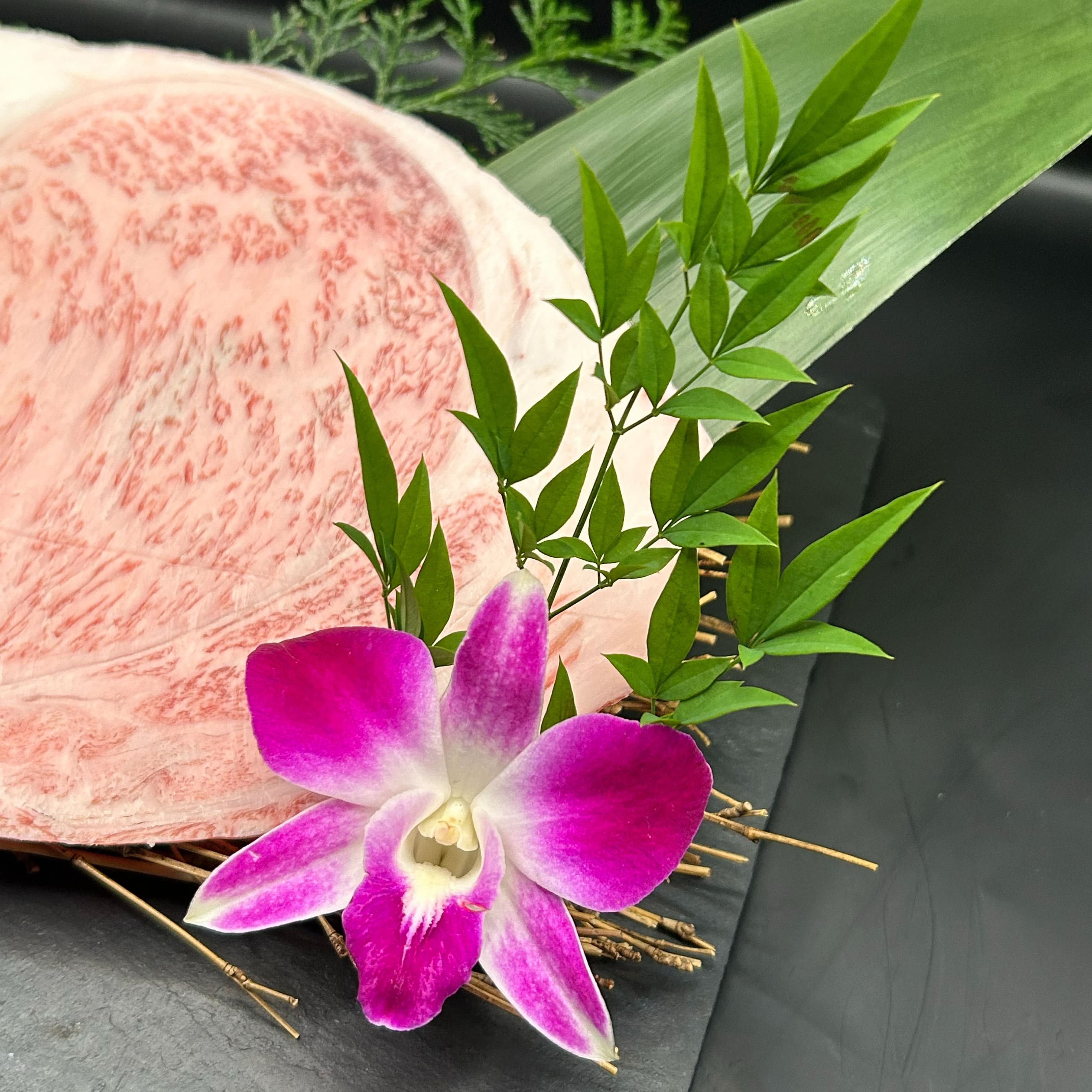 宮崎牛サーロイン焼肉用 A4等級以上300g 150g×2枚(2~4人前)|和牛オリンピック連覇ブランド 冷凍便 - 商品写真 7/18