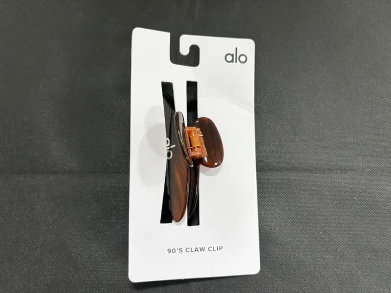アローヨガ アクリルイリュージョン クロークリップ - 商品写真 4/4