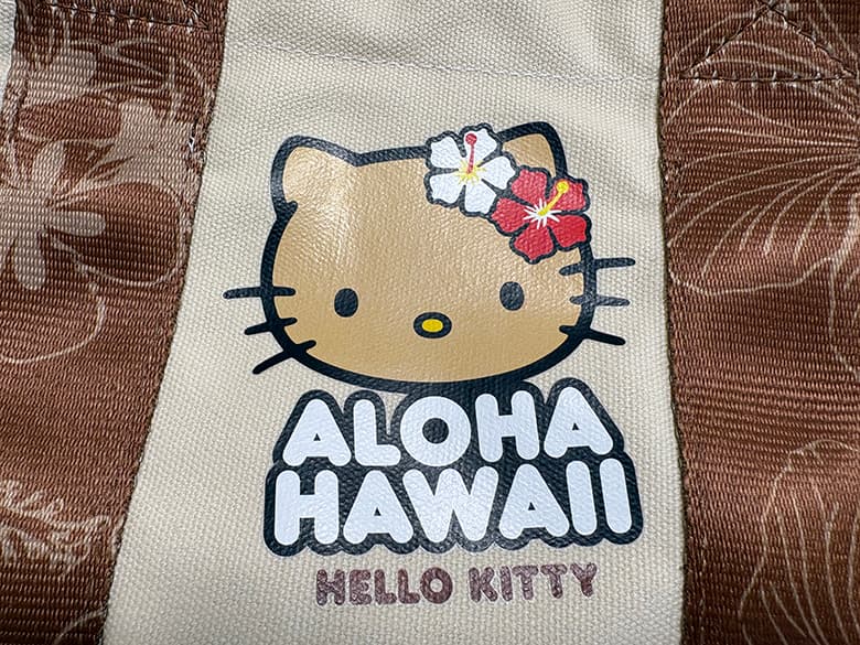 HAWAIIハワイ ハローキティのかわいらしいトートバッグ+キーホルダー+ぬいぐるみ - 商品写真 3/9