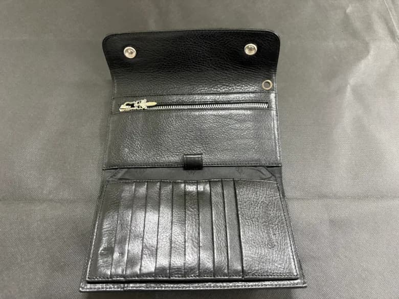 ウェーブウォレット クロスボタン ブラック ヘビーレザー - 商品写真 2/11
