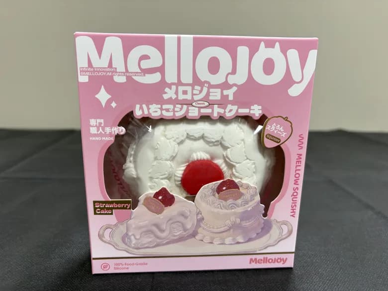 Mellojoy(メロジョイ)いちごショートケーキ ホール スクイーズ - 商品写真 1/4