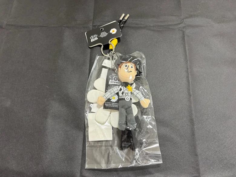 PEACEMINUSONE × TOY STORY "THE FIRST FAN" ウッディ ぬいぐるみマスコット